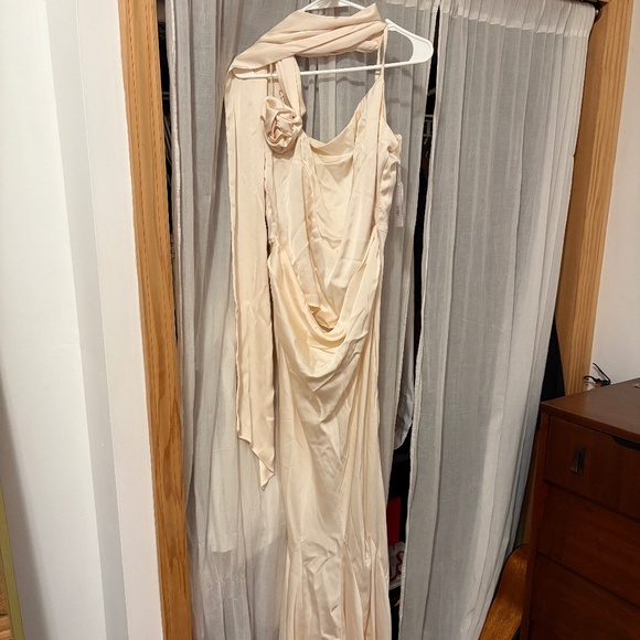 Leau Celine Corset Drape Satin Gown Ivory Large - Picture 2 of 6